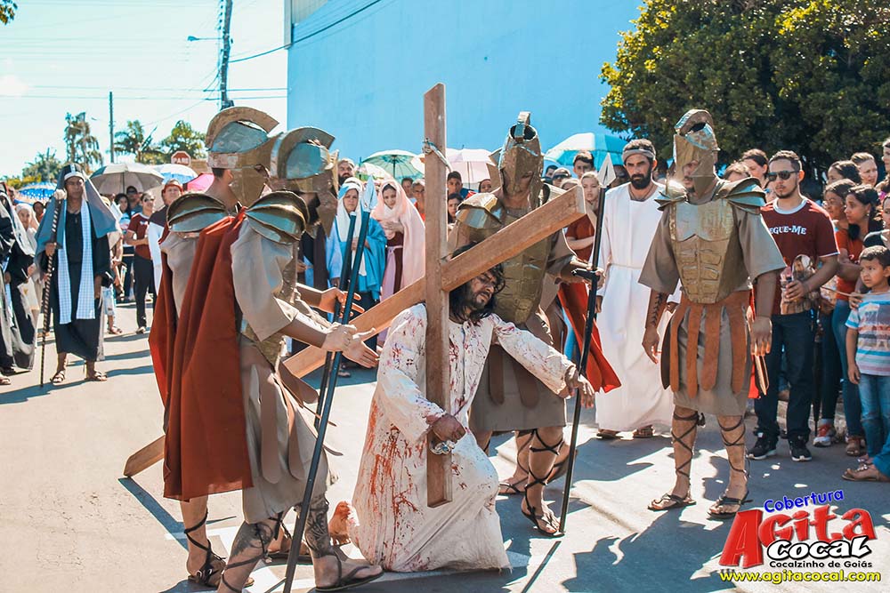 Via Sacra pelas ruas de Cocalzinho