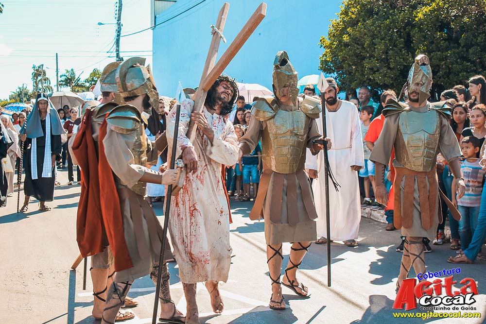 Via Sacra pelas ruas de Cocalzinho