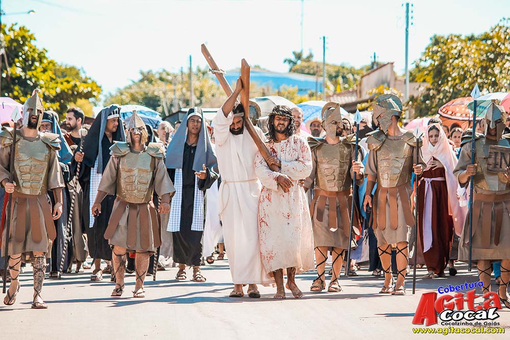 Via Sacra pelas ruas de Cocalzinho